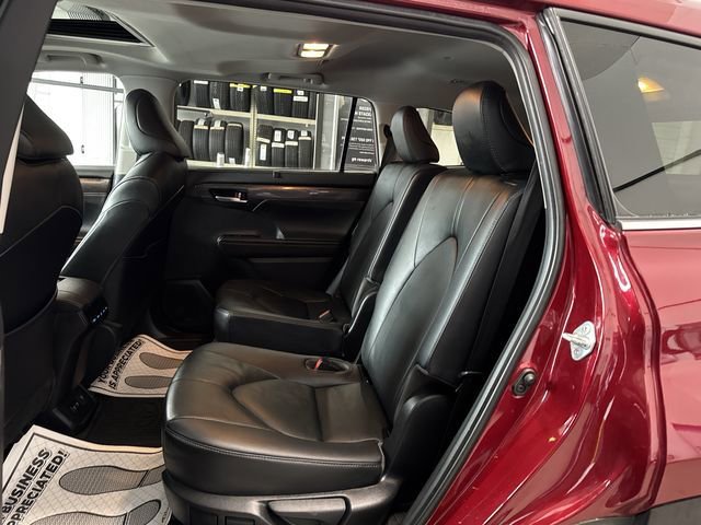 Used 2020 Toyota Highlander Limited image 26