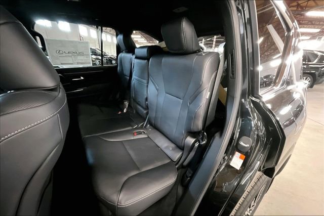New 2026 Lexus LX 700h Luxury image 10