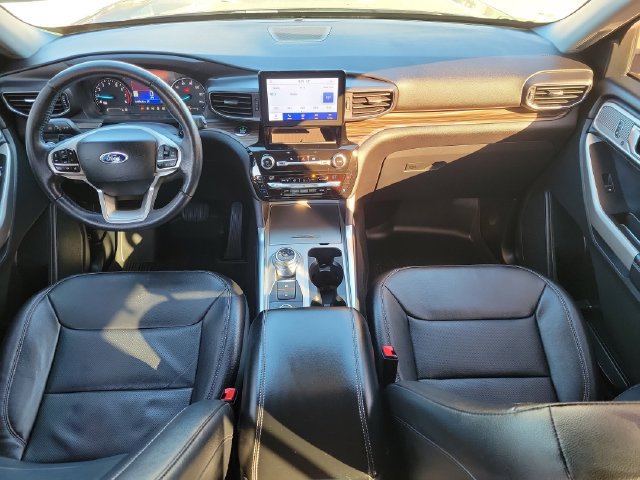 Used 2021 Ford Explorer Limited w/ Equipment Group 301A AWD/4WD image 8