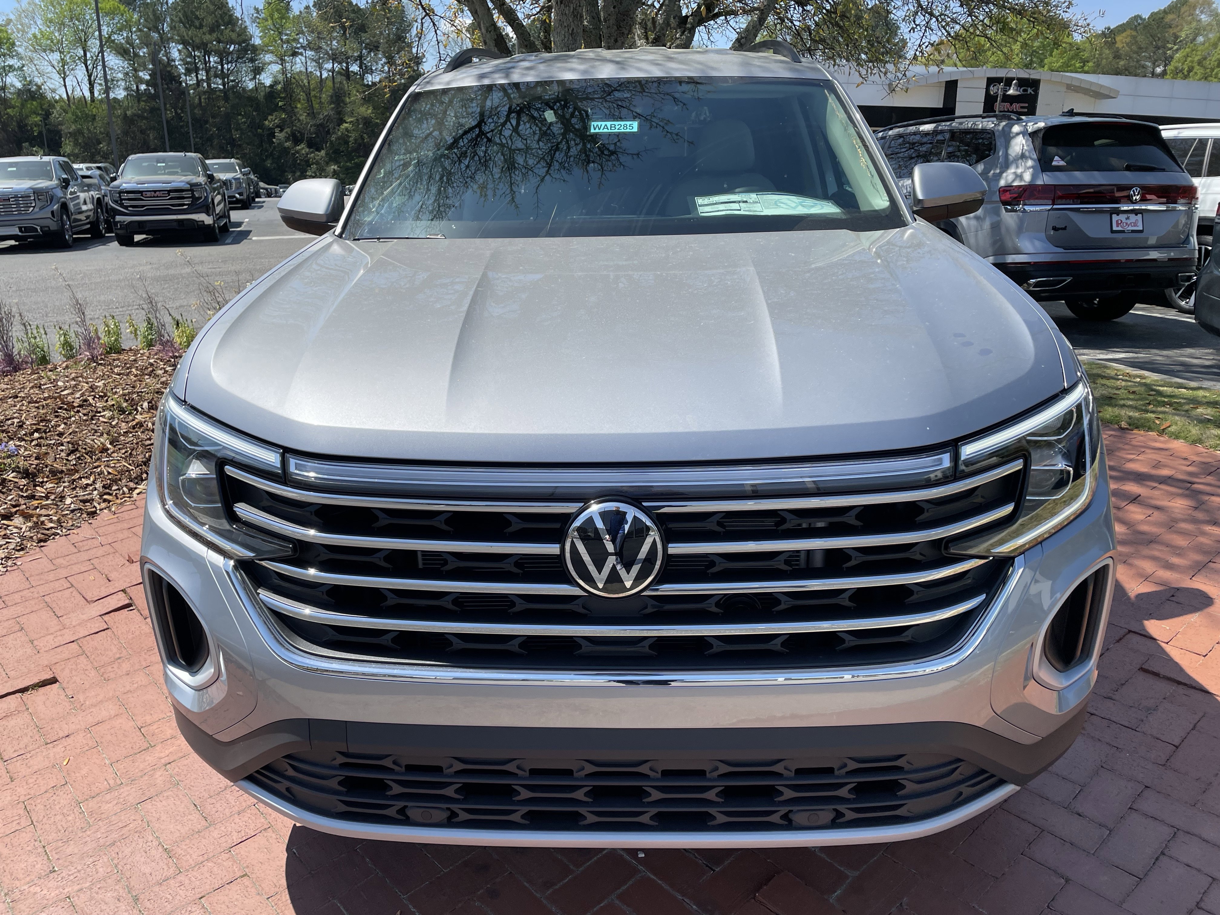 New 2026 Volkswagen Atlas SE image 2