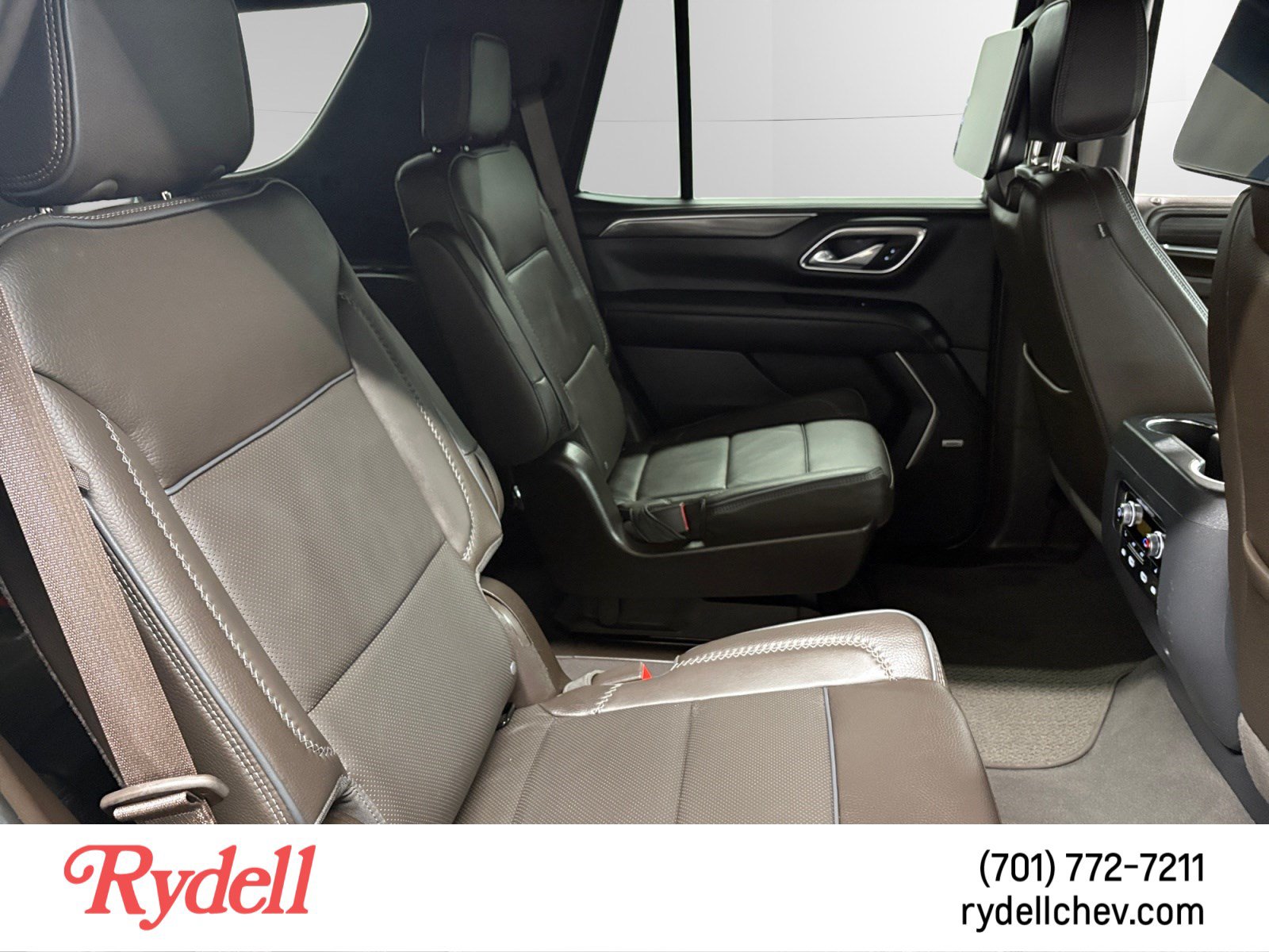 Used 2024 GMC Yukon Denali w/ Denali Reserve Package AWD/4WD image 18