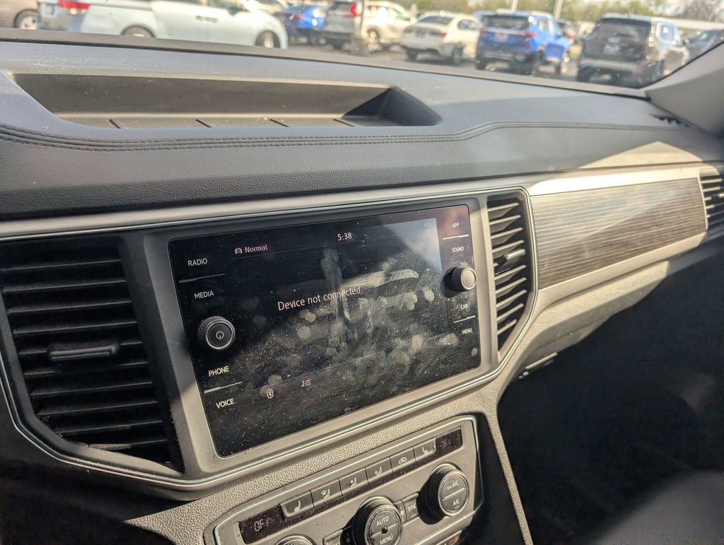 Used 2018 Volkswagen Atlas SE image 20