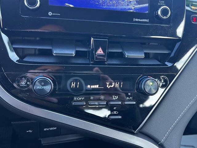 Used 2024 Toyota Camry SE image 19