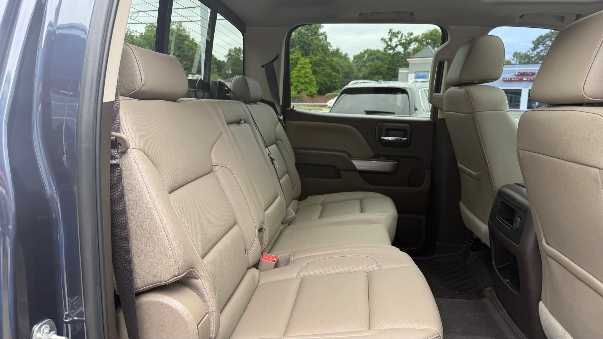 Used 2018 Chevrolet Silverado 1500 LTZ Z71 w/ Centennial Edition AWD/4WD image 37