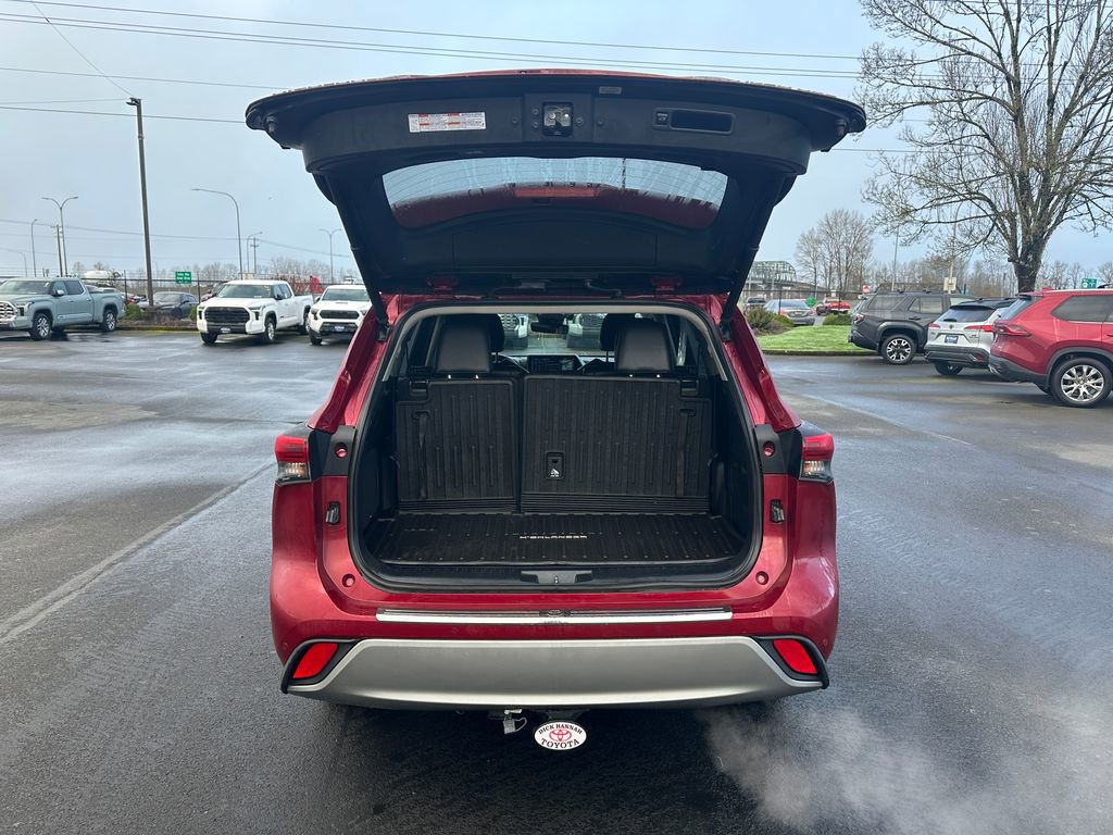 Used 2020 Toyota Highlander Platinum AWD/4WD image 11