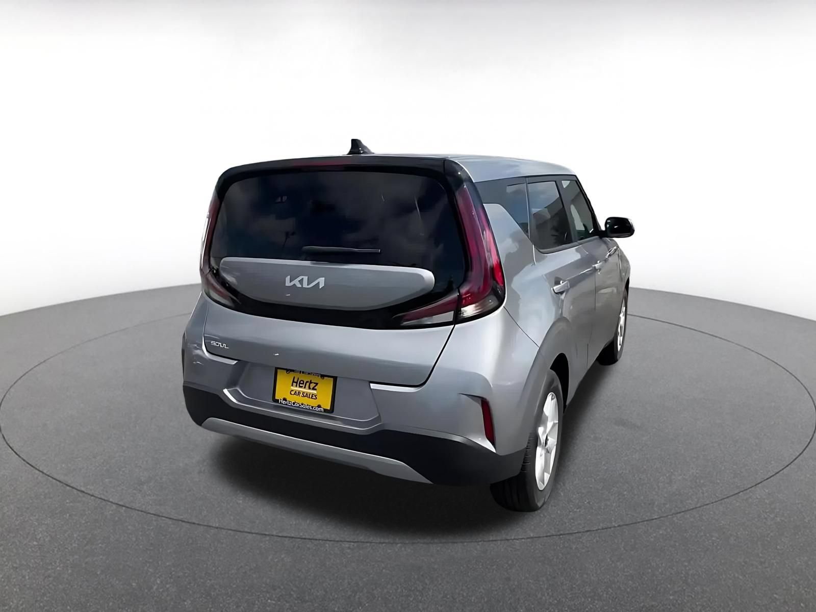 Used 2025 Kia Soul LX w/ LX Technology Package FWD image 13