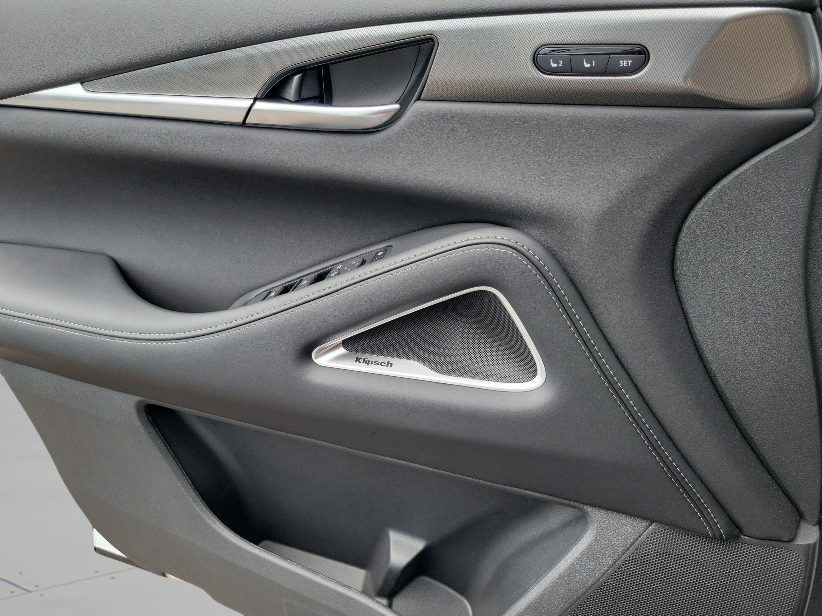 New 2027 INFINITI QX60 Luxe w/ Cargo Package FWD image 22
