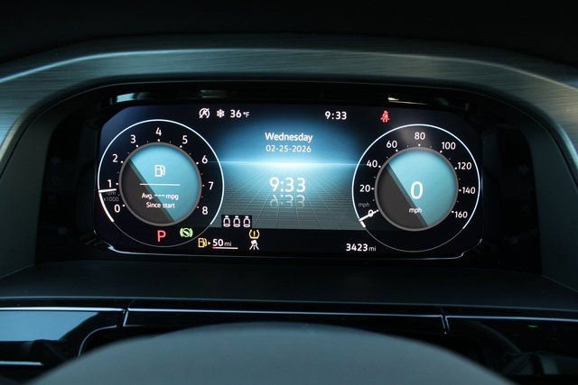 Used 2025 Volkswagen Atlas Cross Sport SE image 11