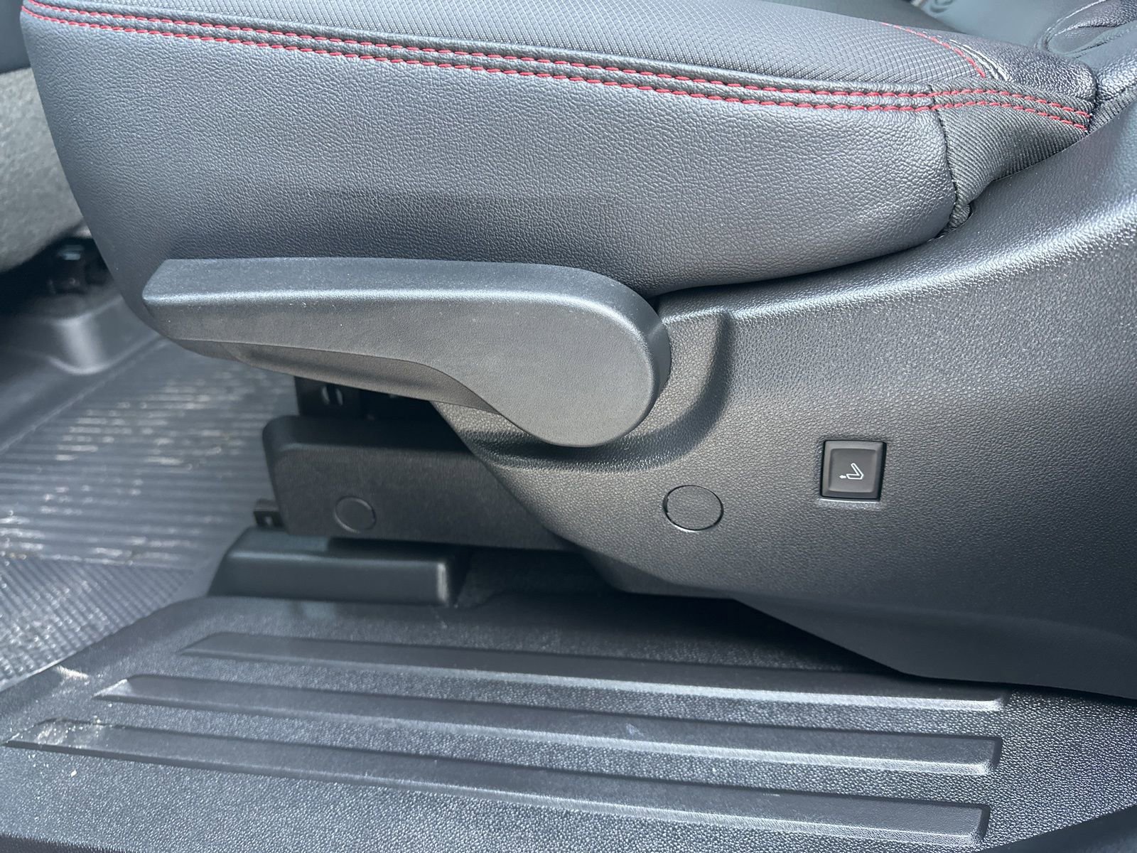 Used 2024 Chevrolet Traverse RS AWD/4WD image 31