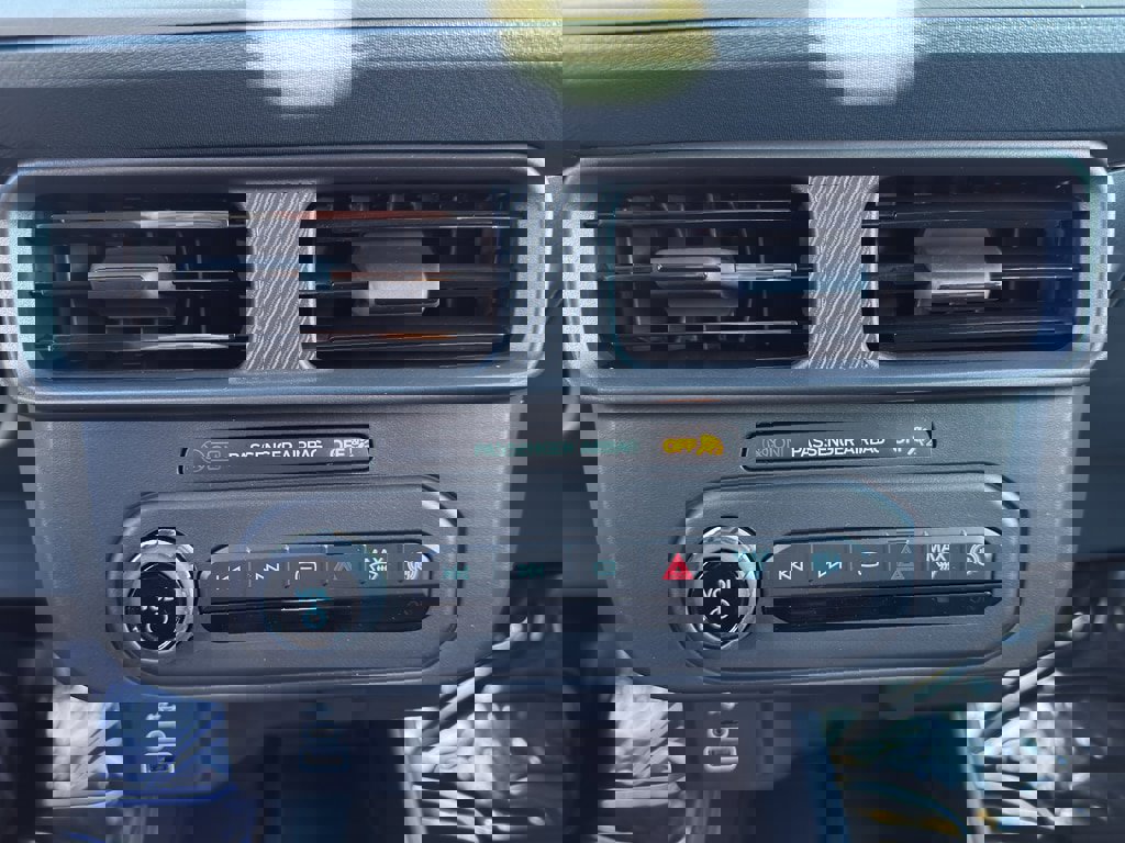 New 2025 Ford Maverick XL w/ Equipment Group 101A image 26