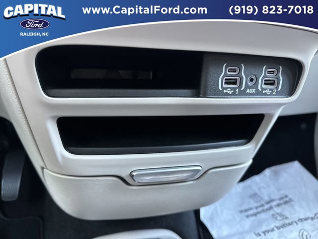 Used 2024 Chrysler Voyager LX image 31