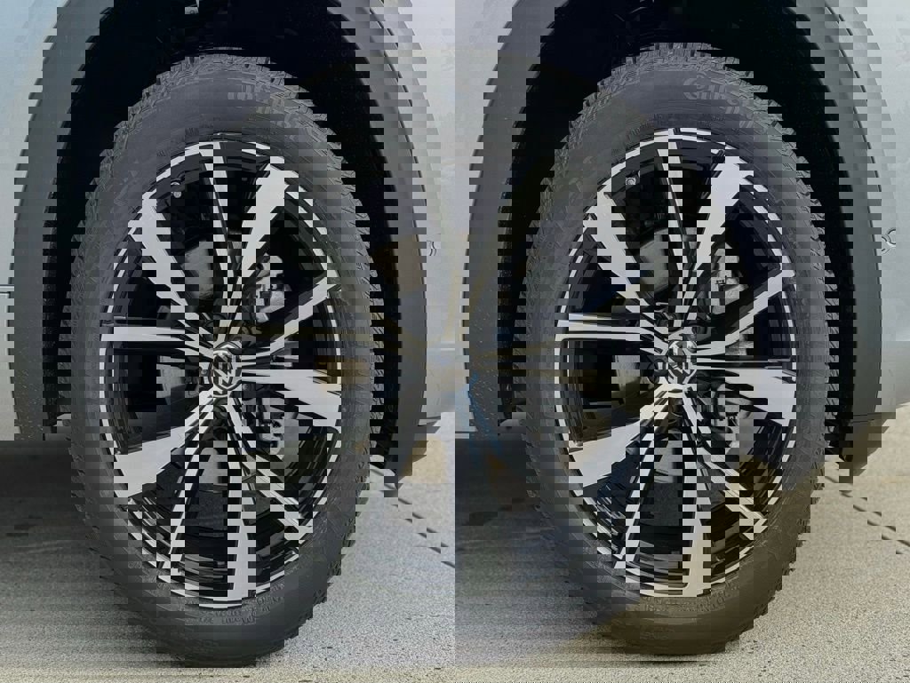 New 2026 Volkswagen Atlas Cross Sport SEL Premium R-Line image 7