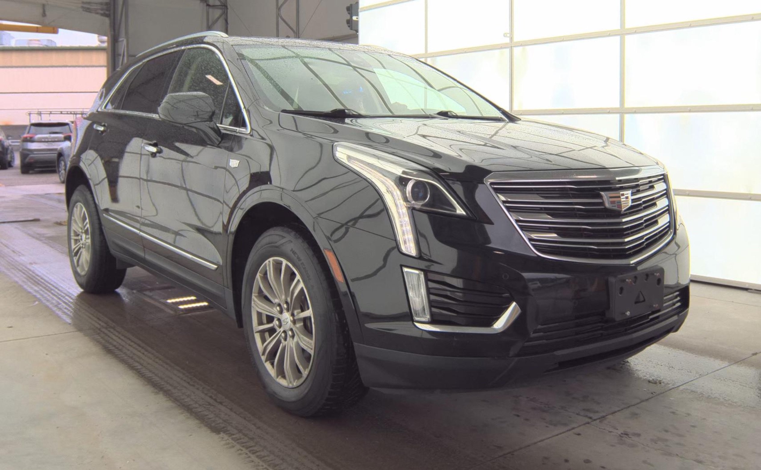 Used 2019 Cadillac XT5 Luxury AWD/4WD image 3