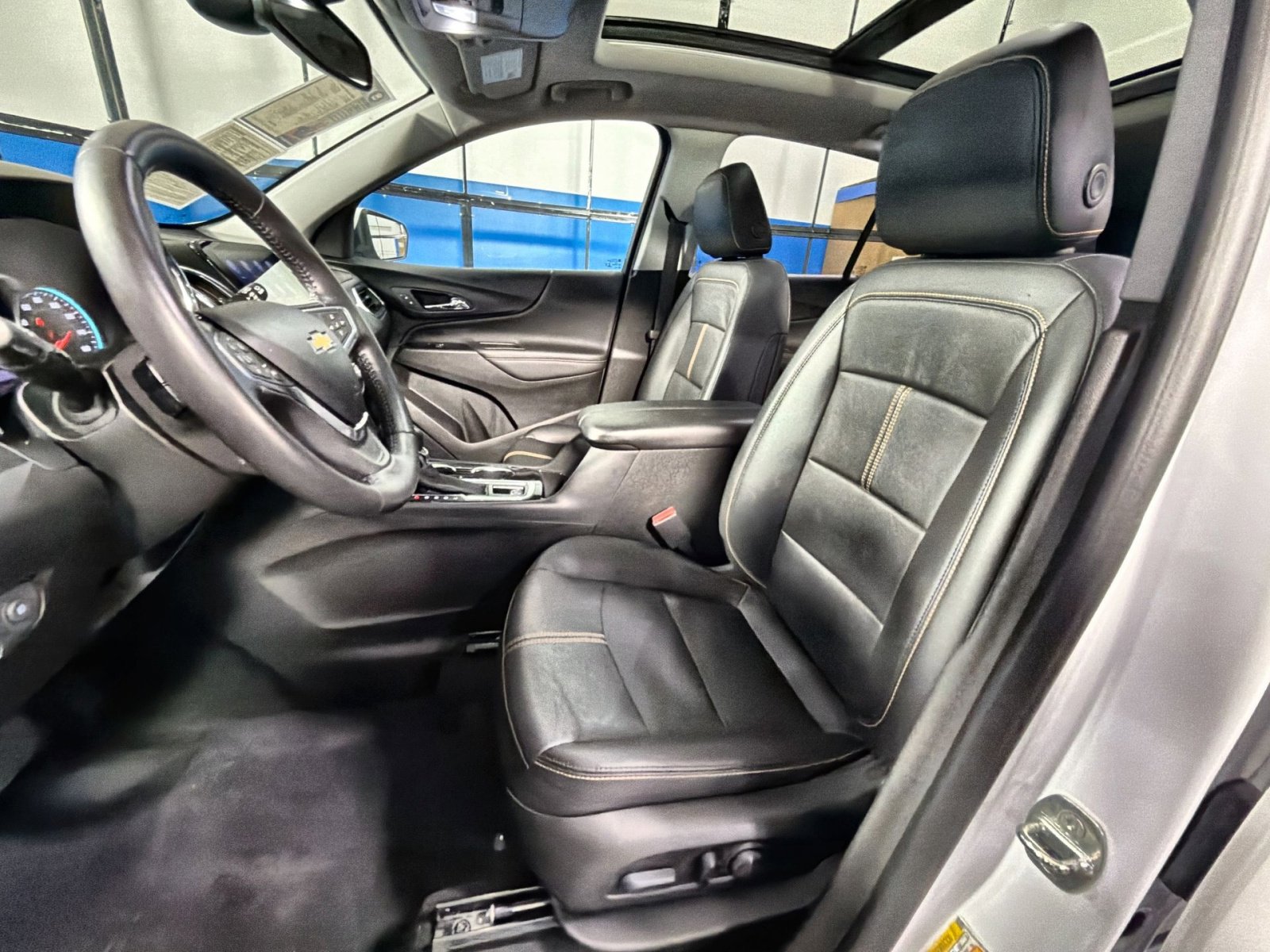 Used 2022 Chevrolet Equinox Premier AWD/4WD image 33