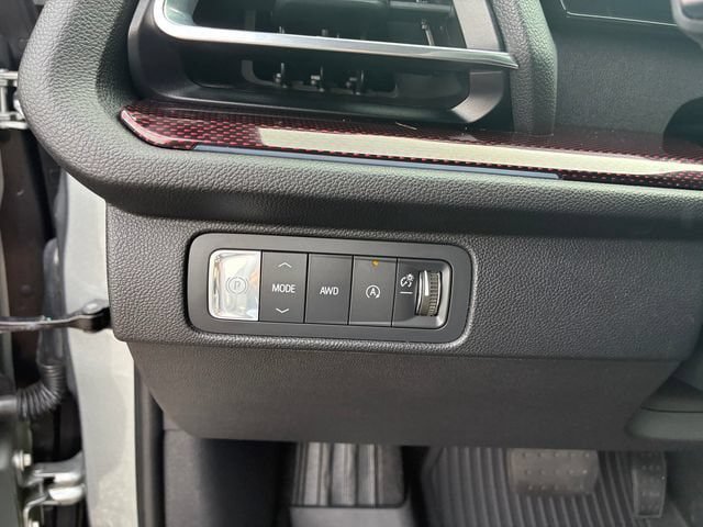 Used 2024 Chevrolet Traverse RS AWD/4WD image 24