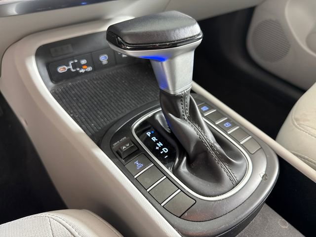 Used 2024 Hyundai Kona SEL AWD/4WD image 32