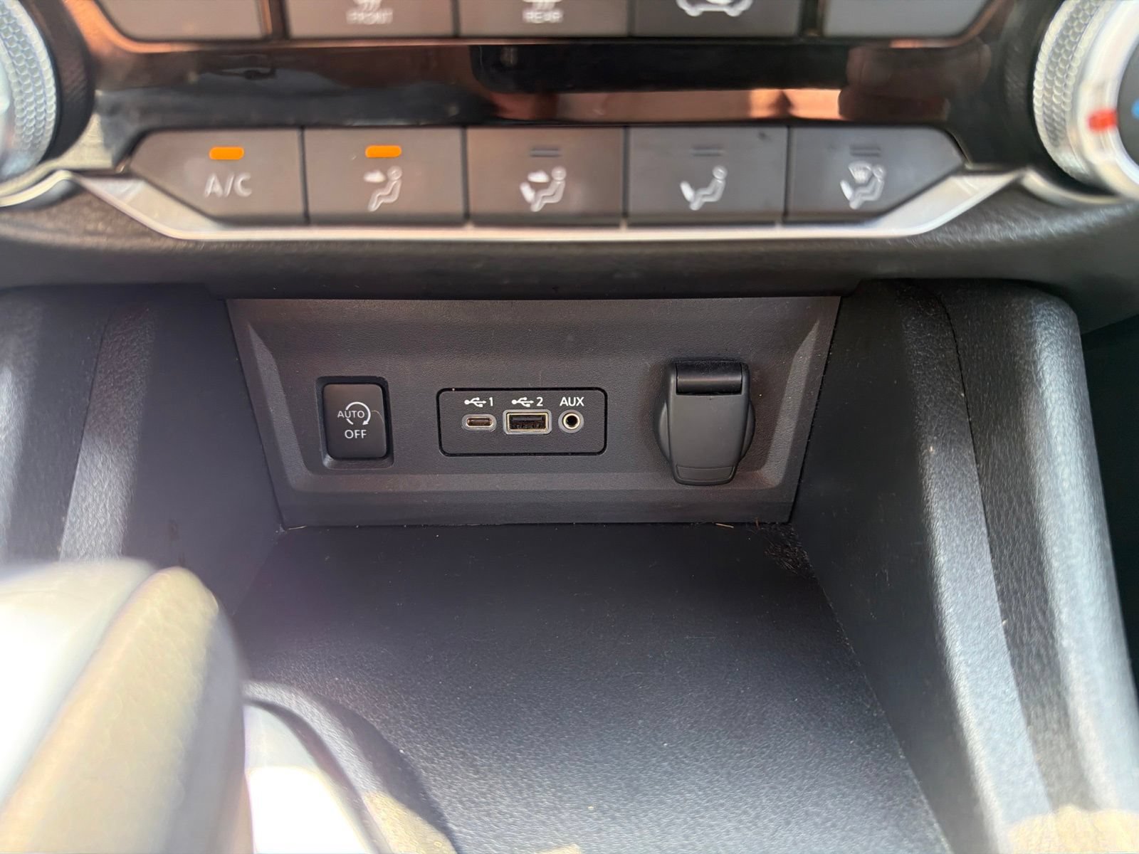 Used 2024 Nissan Sentra SV FWD image 19