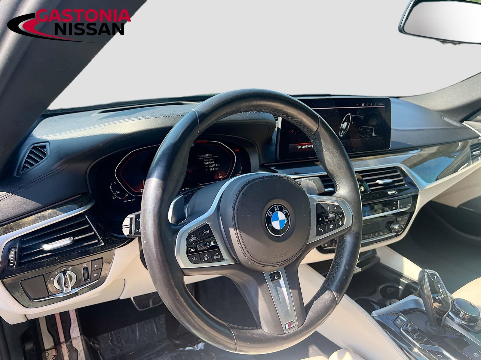 Used 2023 BMW M550i xDrive w/ Dynamic Handling Package AWD/4WD image 11