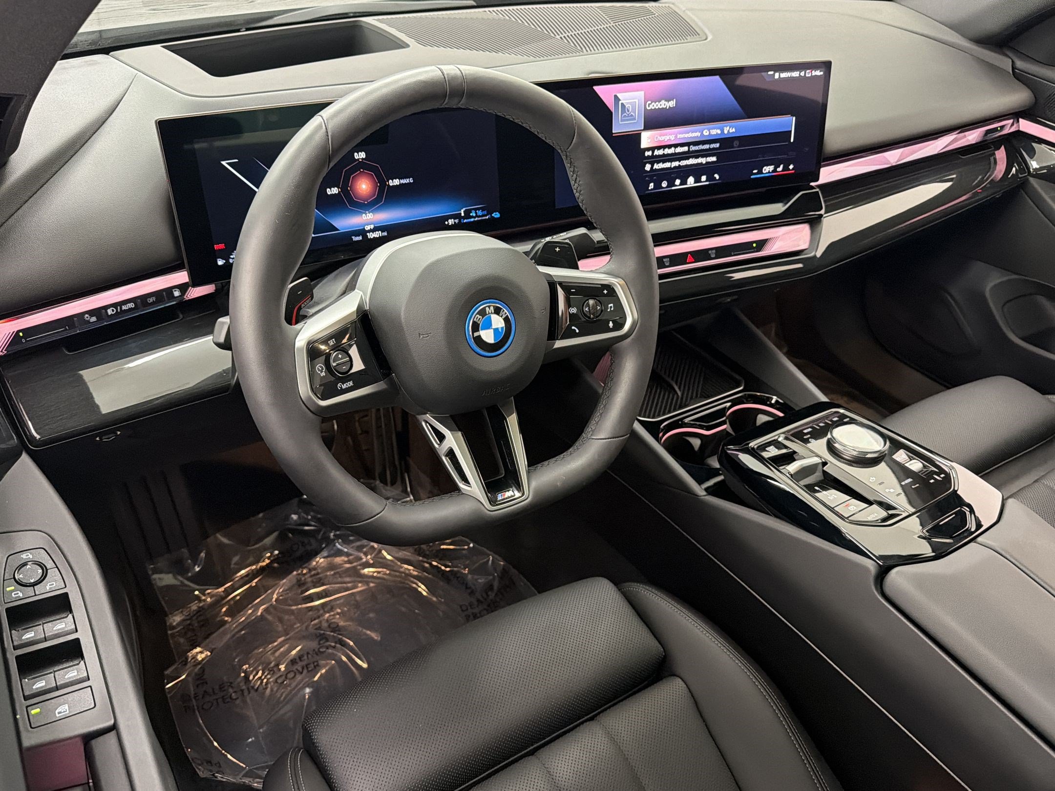 Used 2025 BMW 550e xDrive w/ Premium Package AWD/4WD image 4