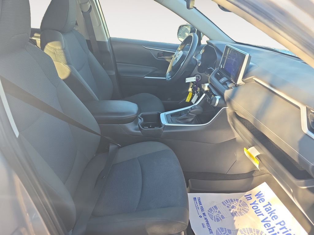 Used 2023 Toyota RAV4 LE image 15