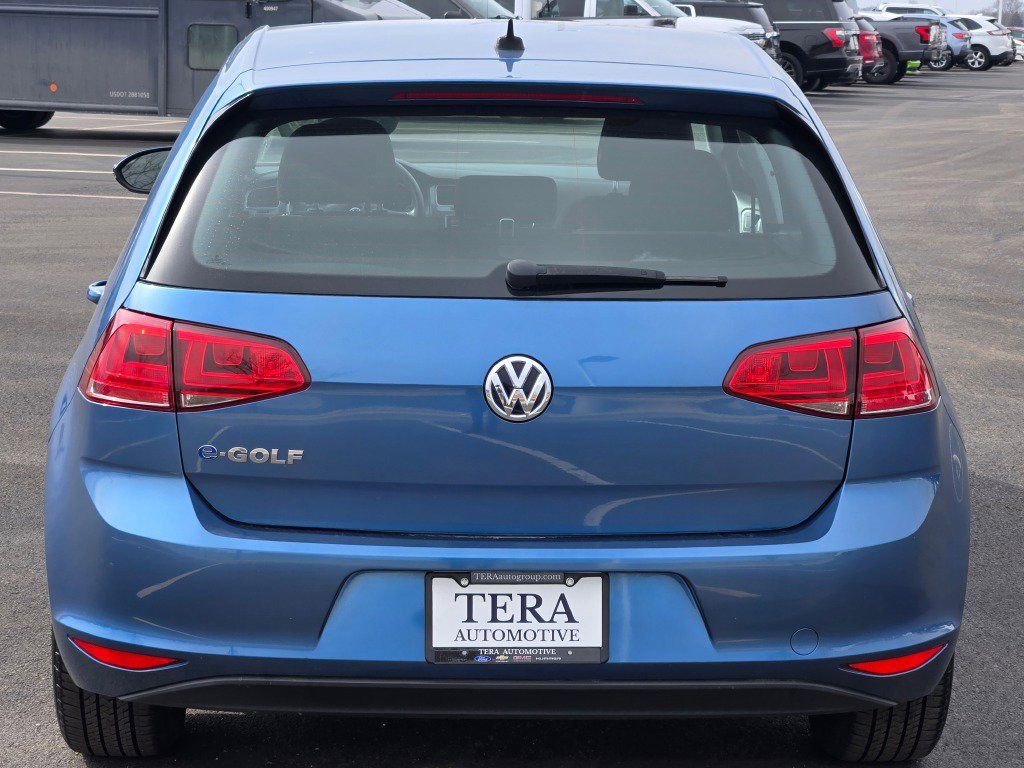 Used 2016 Volkswagen e-Golf SE w/ DC Fast Charging Package image 14