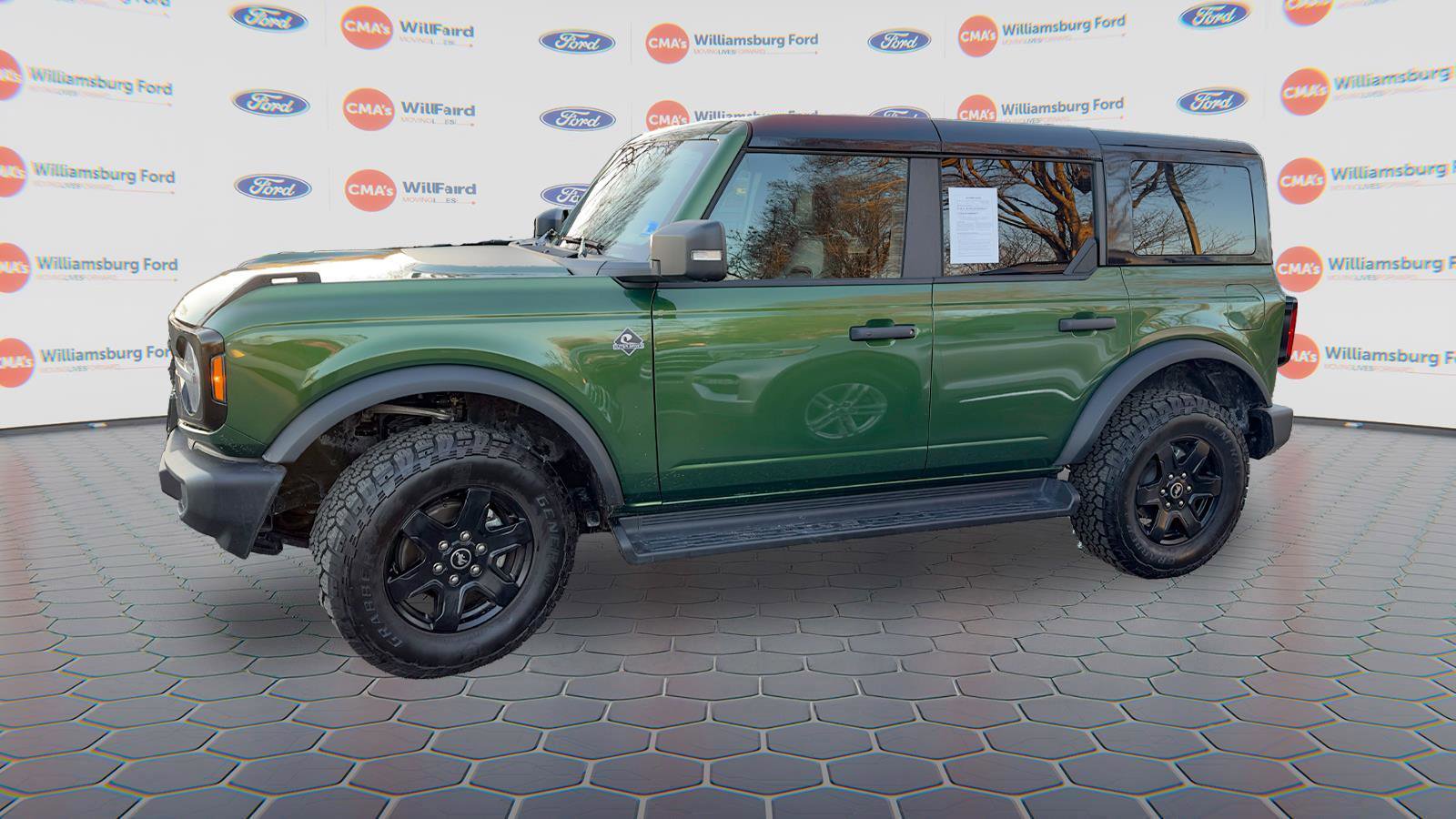 Used 2025 Ford Bronco Outer Banks image 6