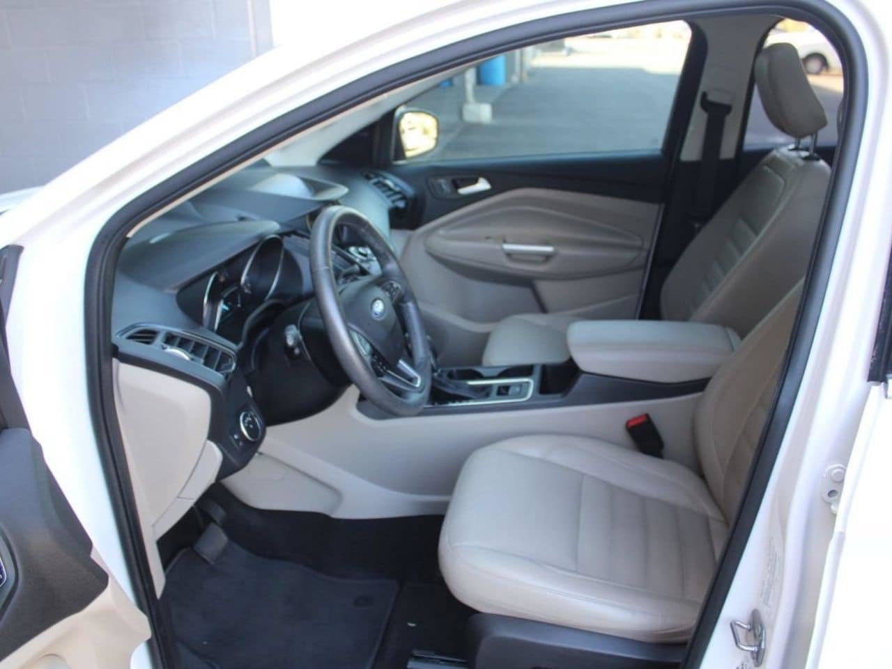 Used 2019 Ford Escape Titanium FWD image 12