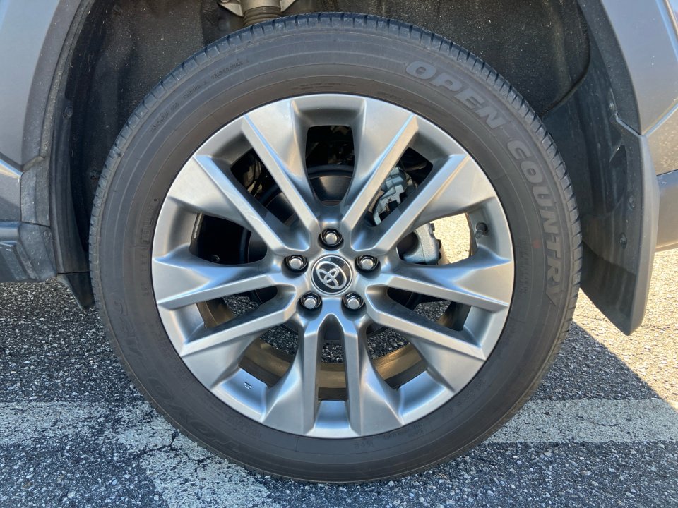 Used 2024 Toyota RAV4 XLE Premium image 26