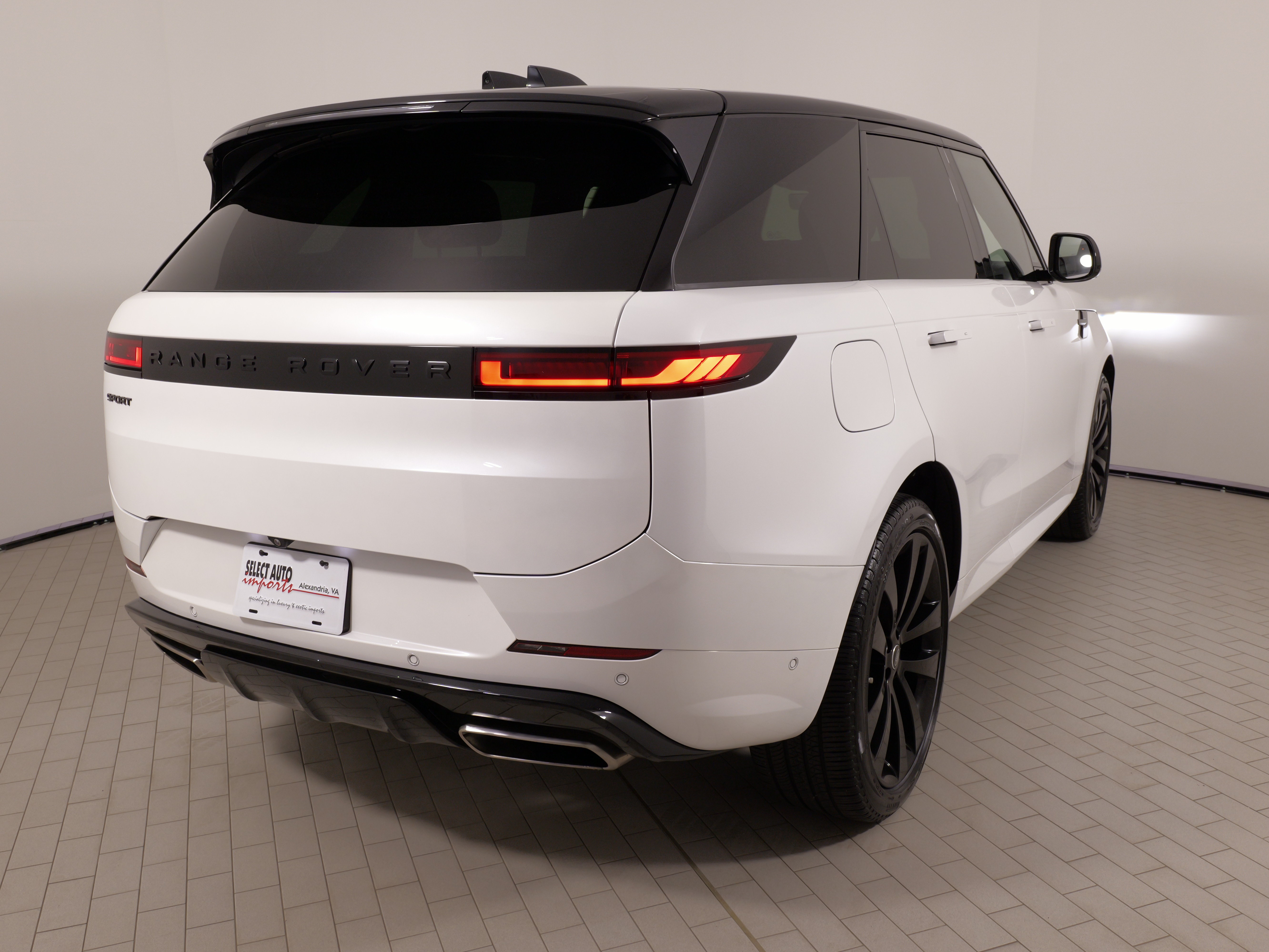 Used 2024 Land Rover Range Rover Sport Dynamic SE AWD/4WD image 11