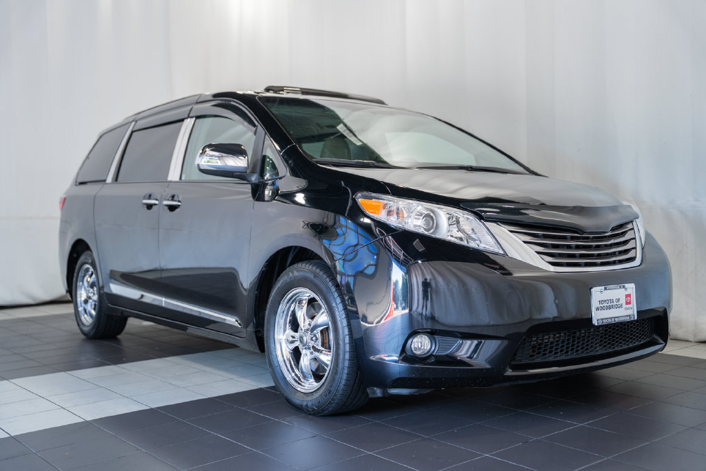 Used 2017 Toyota Sienna XLE w/ XLE Navigation Package