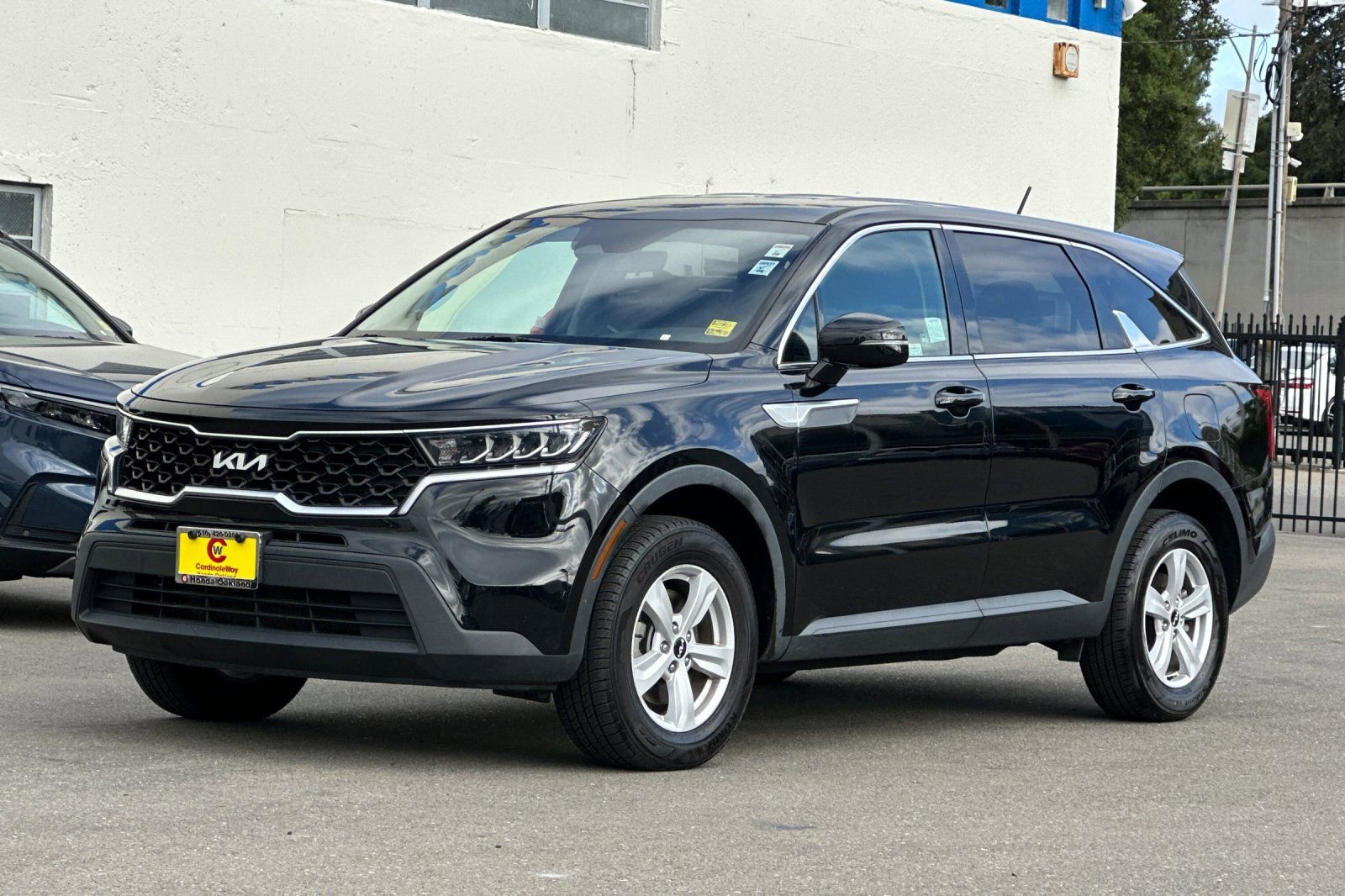 Used 2022 Kia Sorento LX image 9