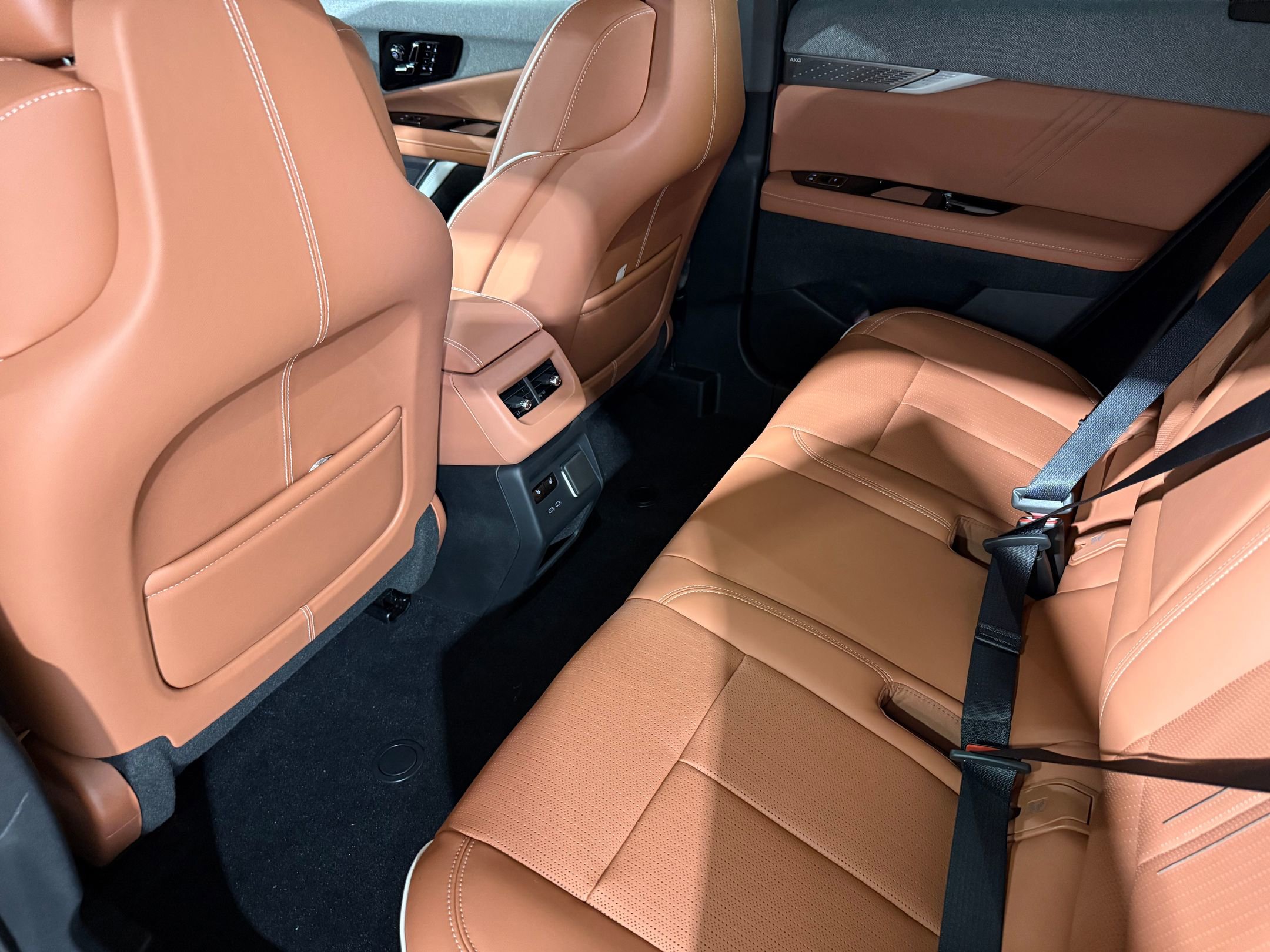 New 2026 Cadillac Optiq Luxury 2 image 41