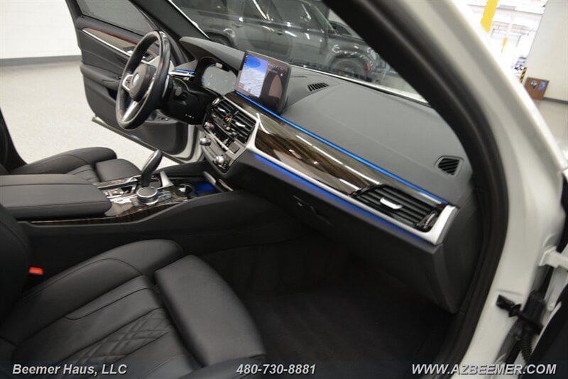 Used 2023 BMW 530e w/ M Sport Package RWD image 24