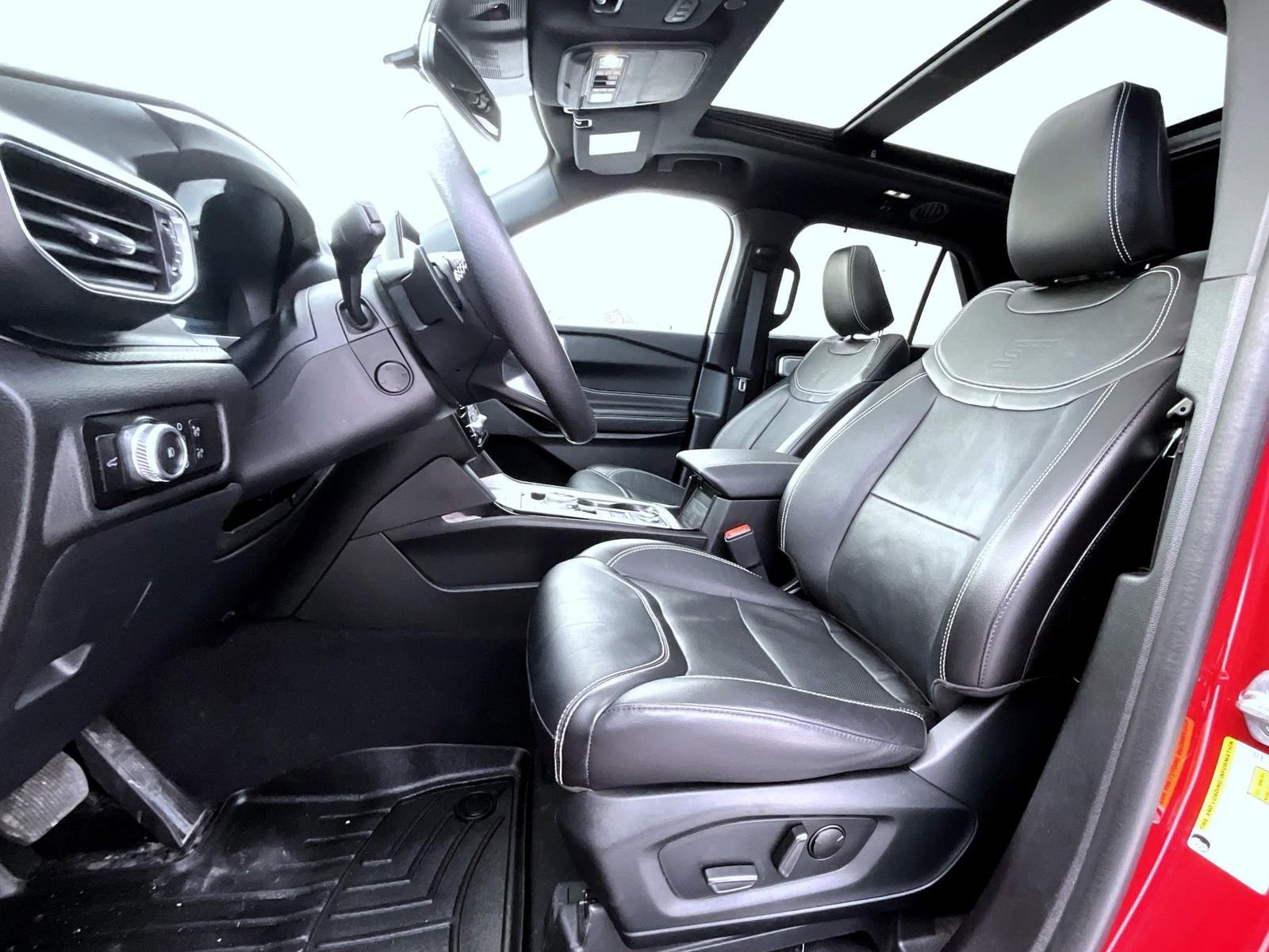 Used 2023 Ford Explorer ST w/ Equipment Group 401A image 11