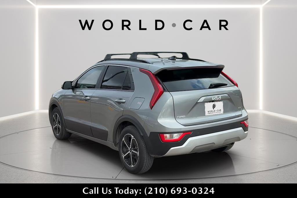 Certified 2025 Kia Niro EX FWD image 4