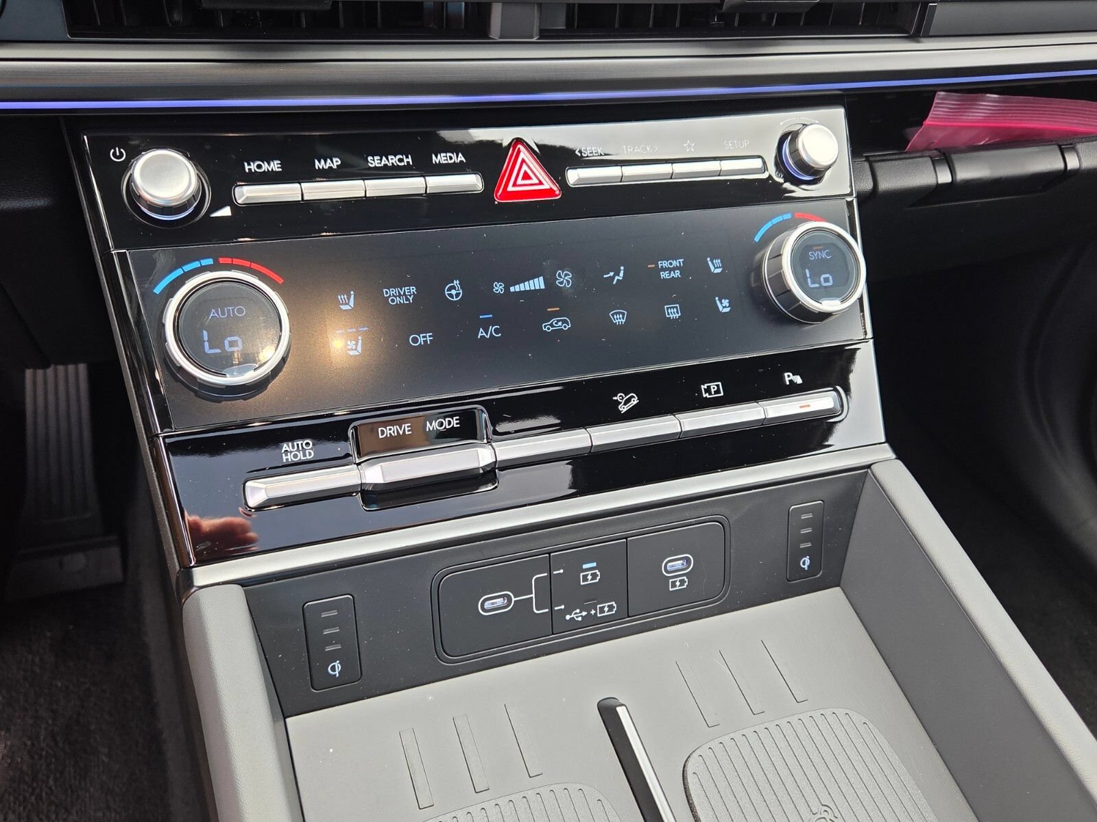 New 2026 Hyundai Santa Fe Calligraphy FWD image 23