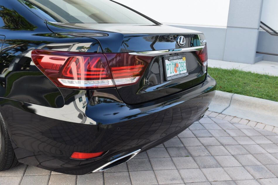Used 2013 Lexus LS 460 AWD w/ Comfort Pkg image 19