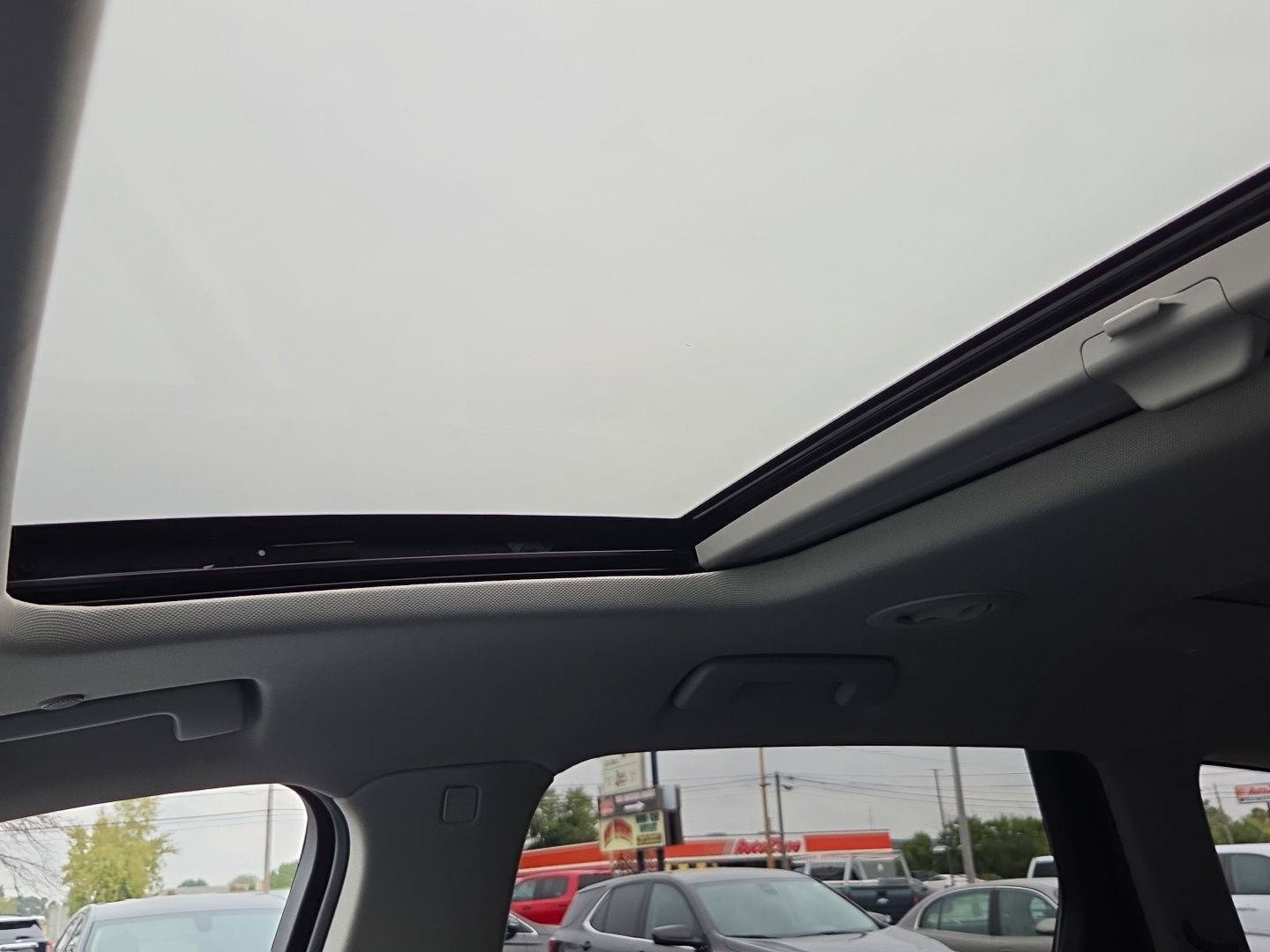 Used 2019 Buick Enclave Essence FWD image 19