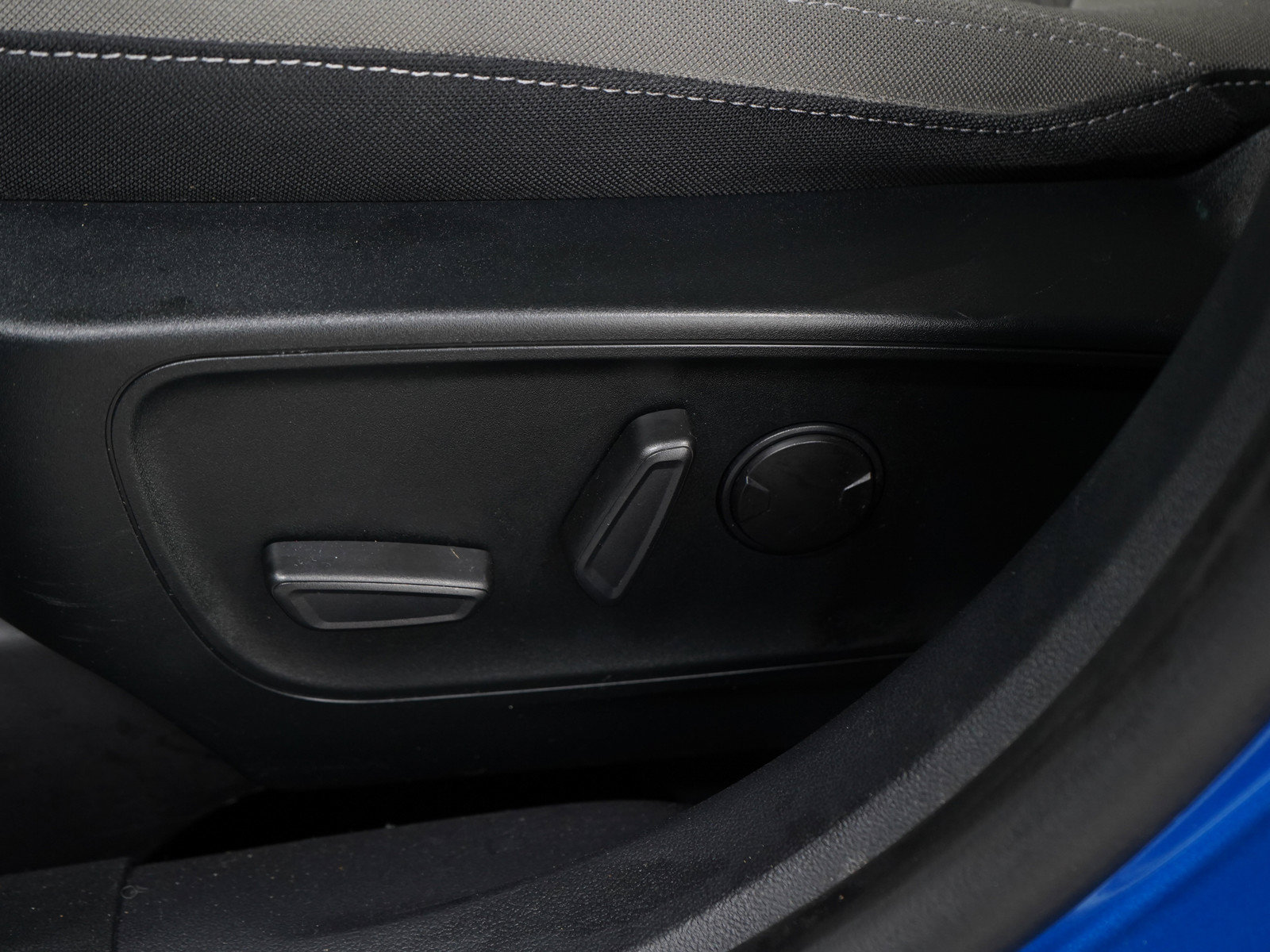 Used 2020 Ford Escape SE FWD image 23