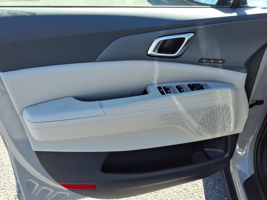 New 2026 Kia Carnival EX image 16