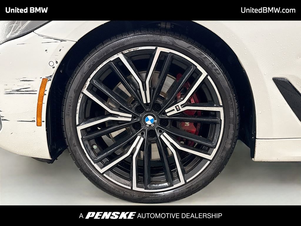Used 2022 BMW 540i w/ M Sport Package RWD image 2