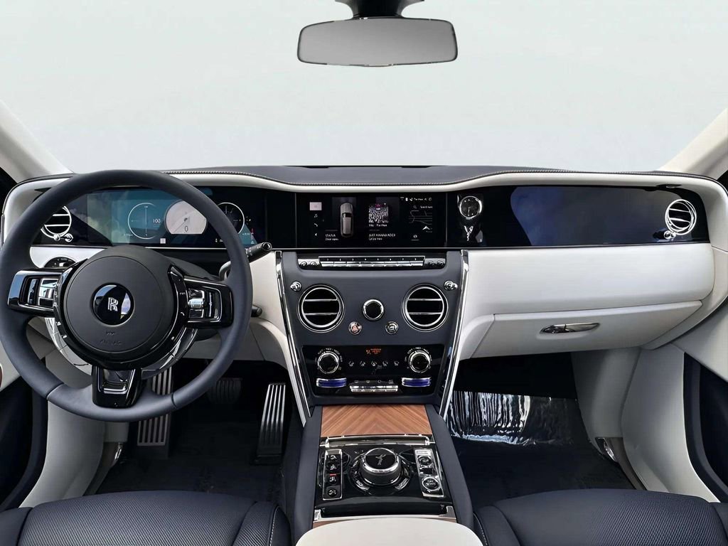 New 2026 Rolls-Royce Cullinan image 5