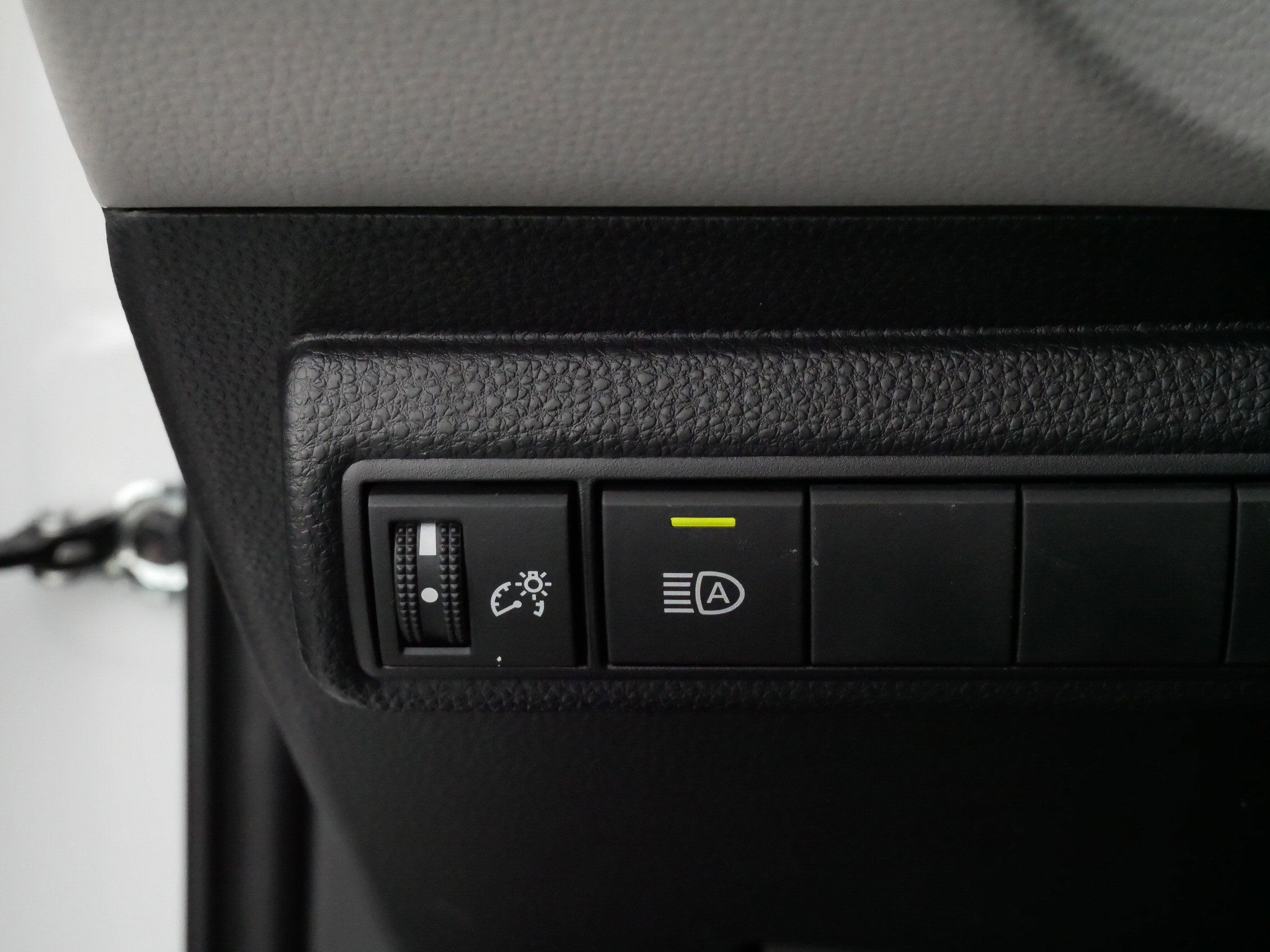 Certified 2025 Toyota Corolla LE w/ Convenience Package image 27