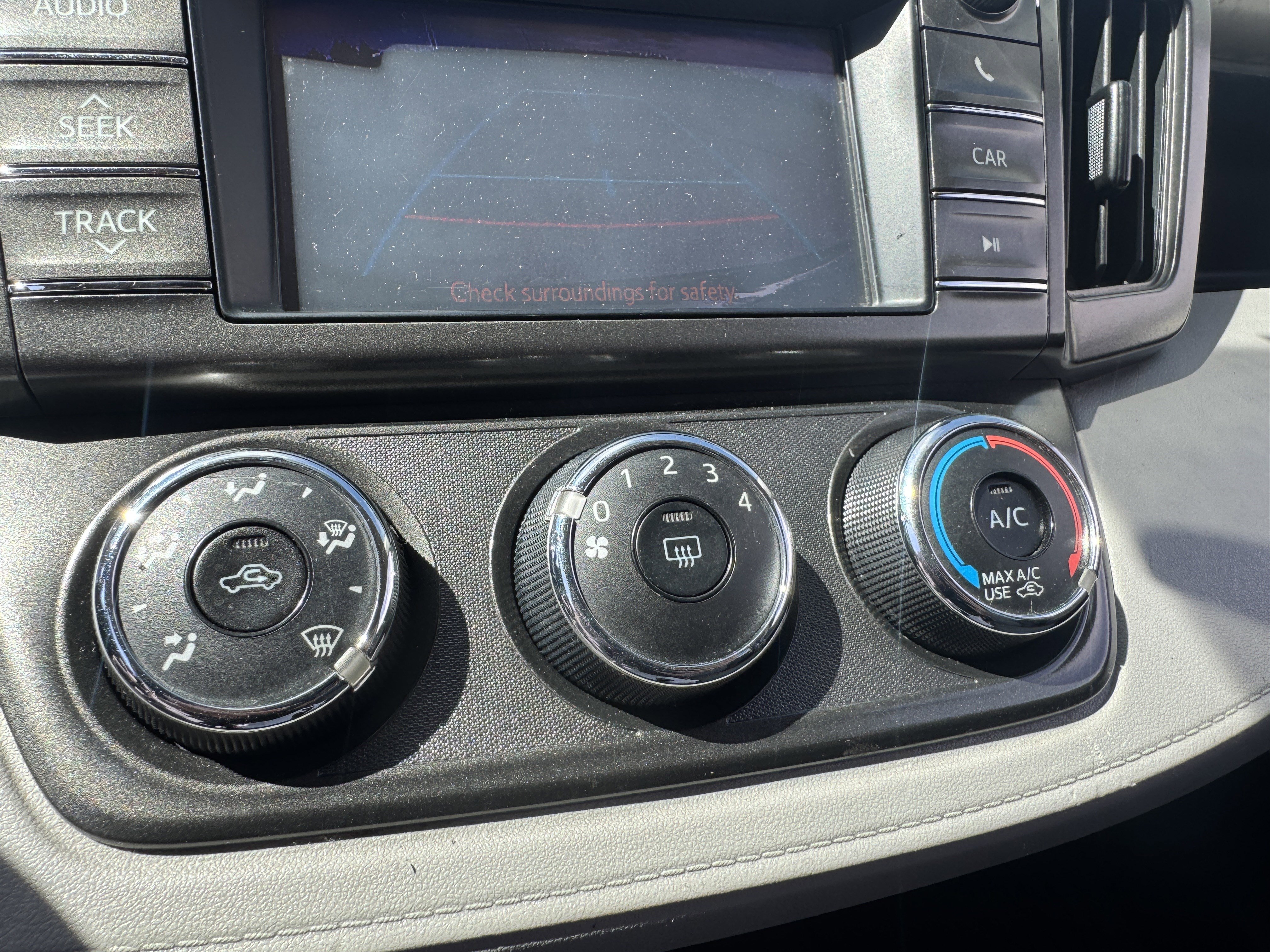 Used 2013 Toyota RAV4 LE image 27