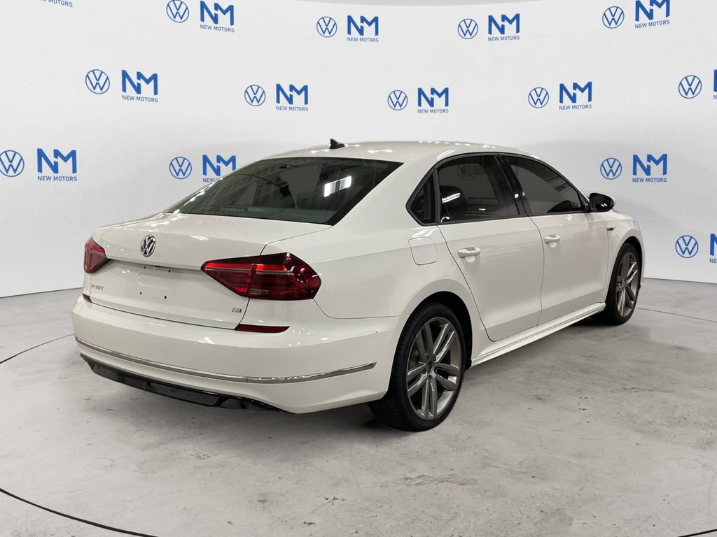 Used 2018 Volkswagen Passat 2.0T R-Line FWD image 5