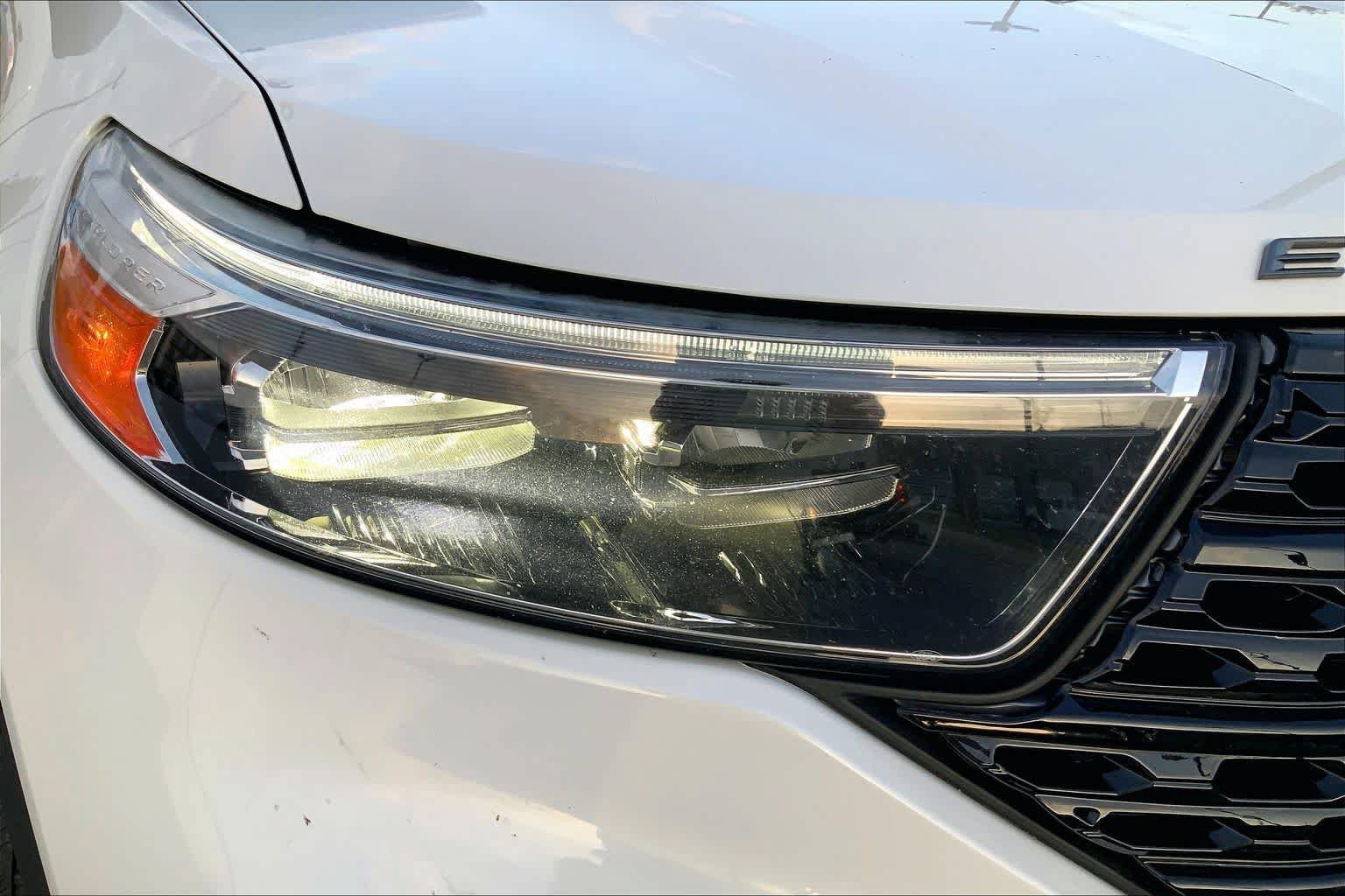 Used 2021 Ford Explorer XLT w/ Equipment Group 202A RWD image 25