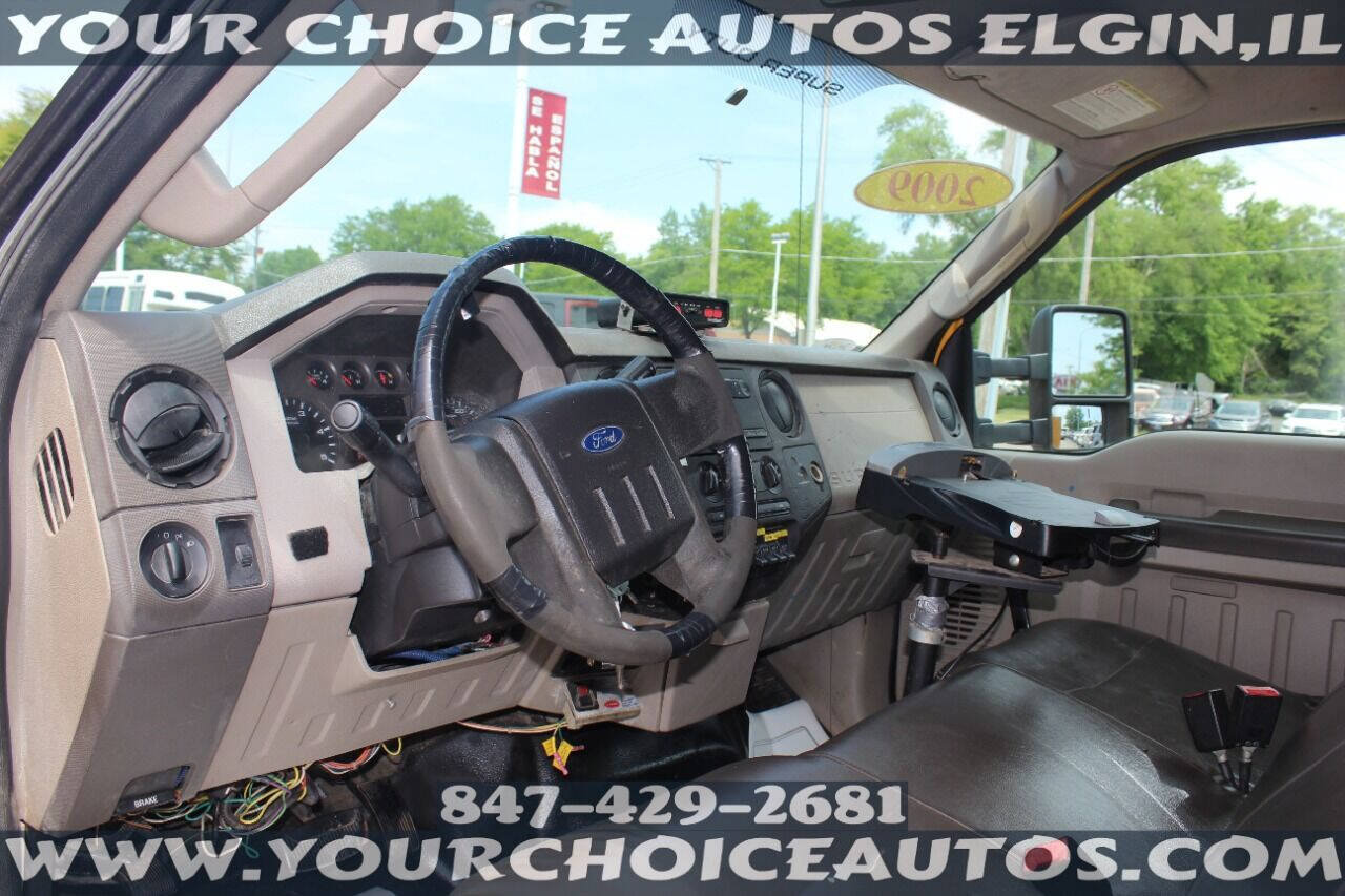 Used 2009 Ford F550 2WD Regular Cab Super Duty image 25