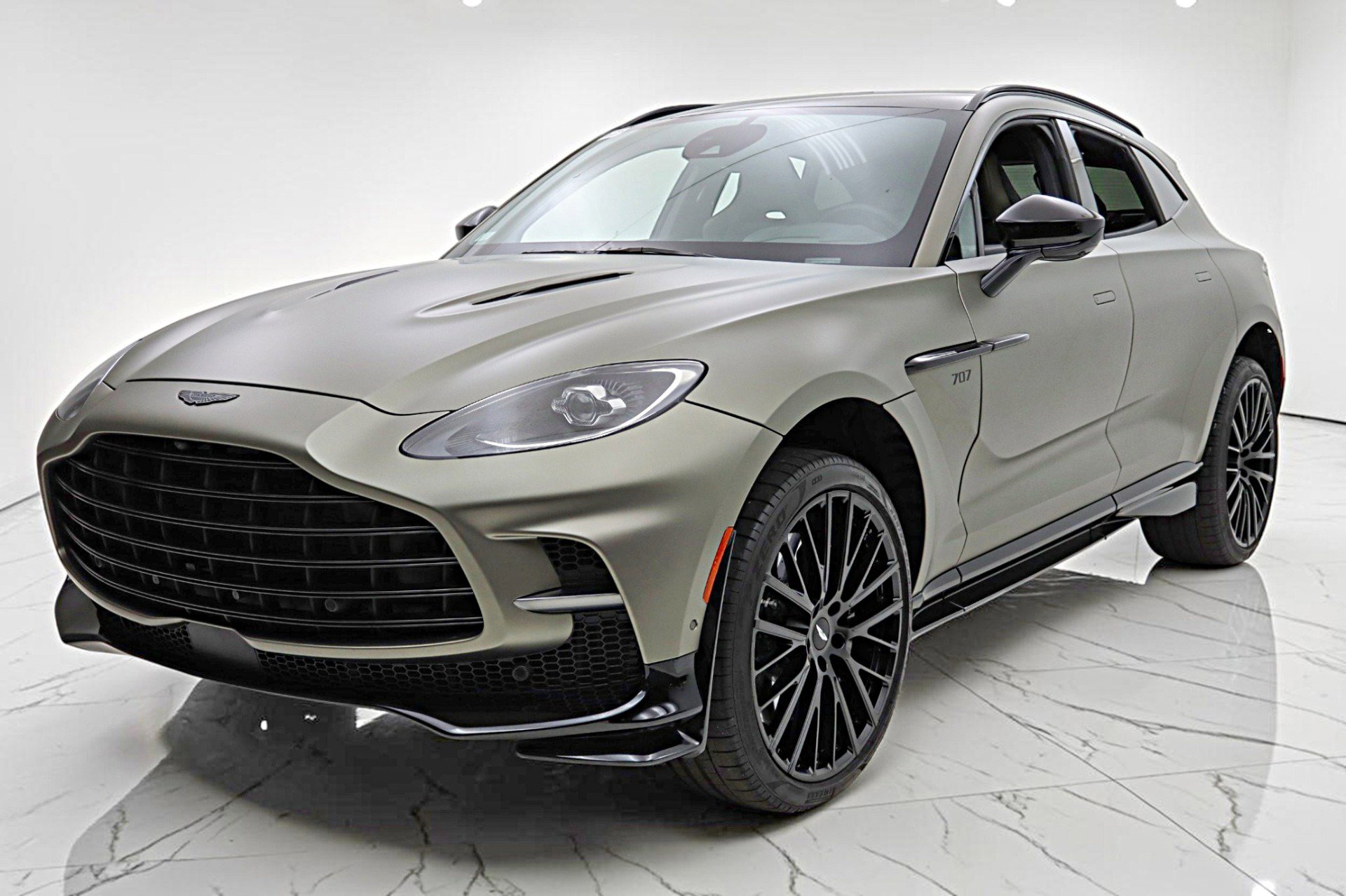 Used 2023 Aston Martin DBX 707 image 2