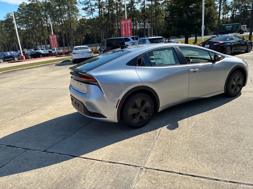 New 2026 Toyota Prius LE image 7
