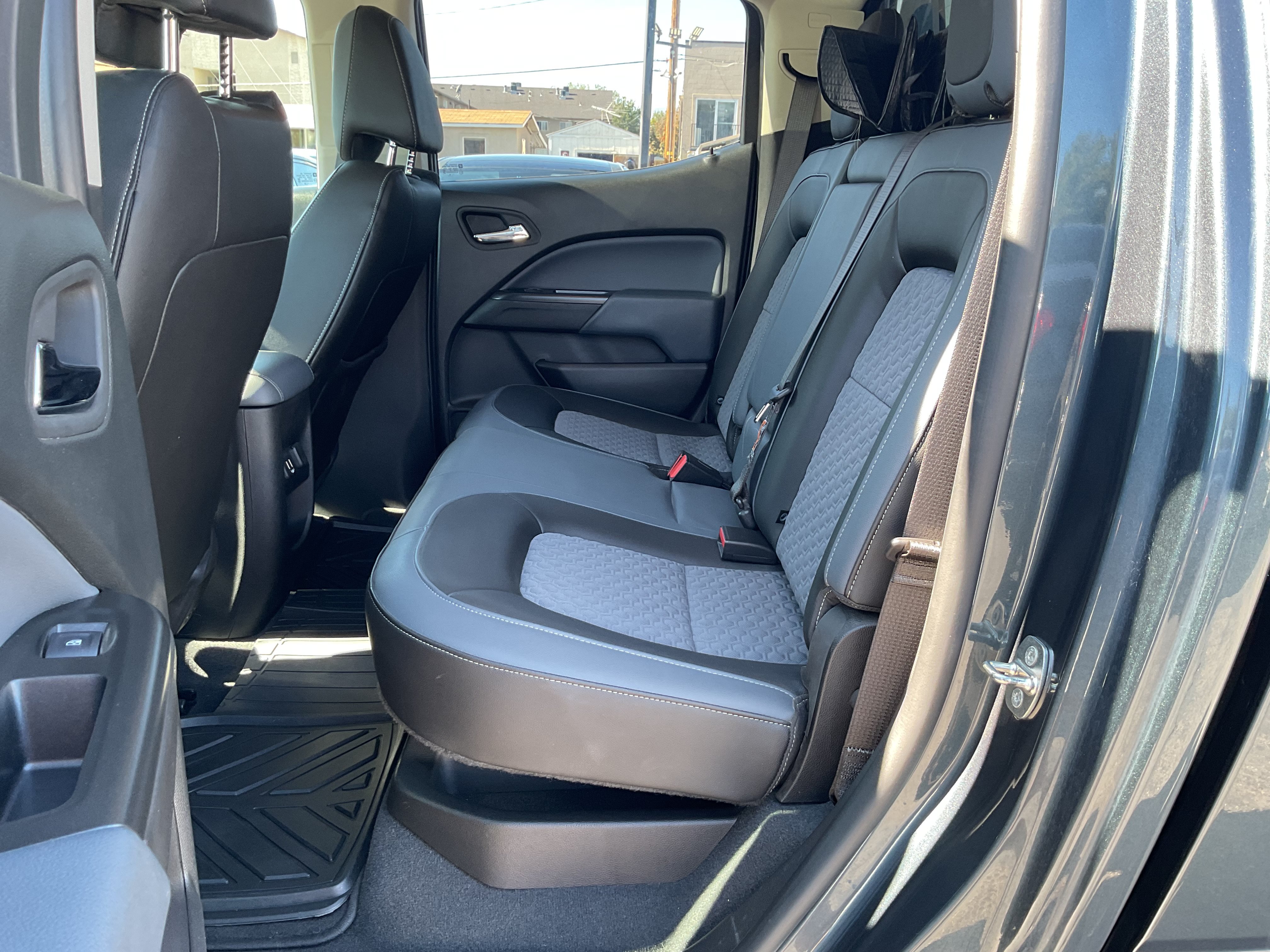 Used 2019 Chevrolet Colorado Z71 AWD/4WD image 14